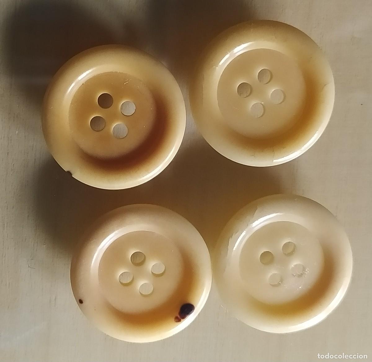 Vintage: 4 botones beige - Foto 1