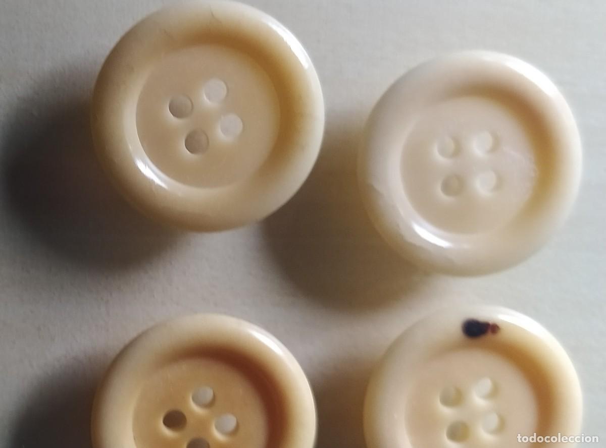 Vintage: 4 botones beige - Foto 2