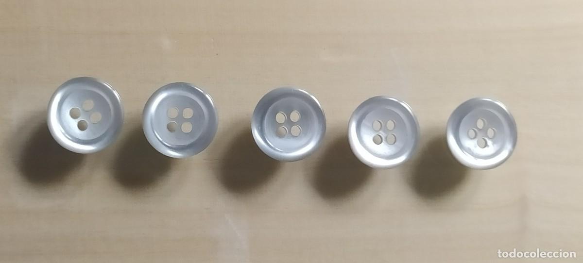 Vintage: 5 botones nacar gris perla. - Foto 1