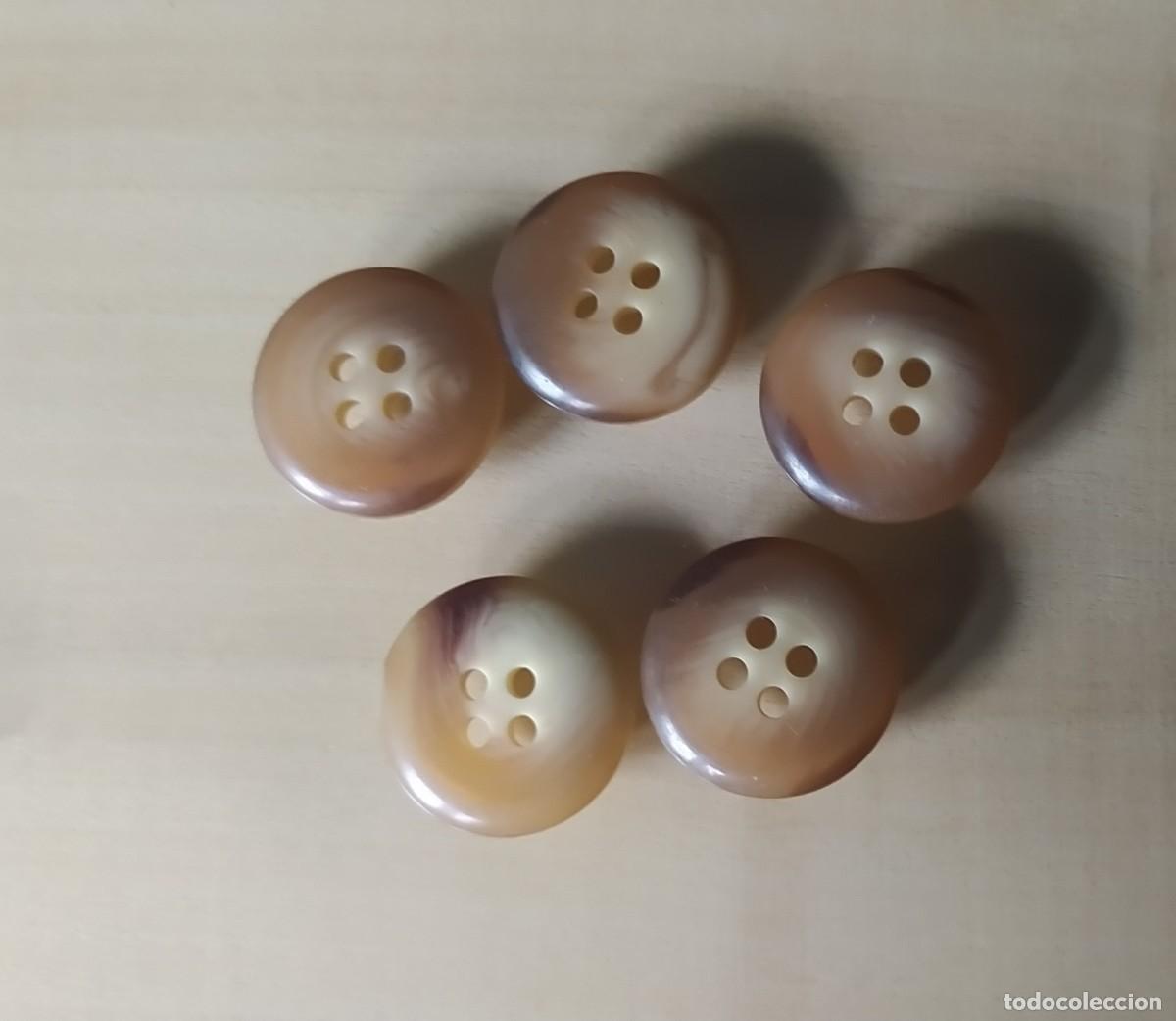Vintage: 5 botones de pasta marrones - Foto 3