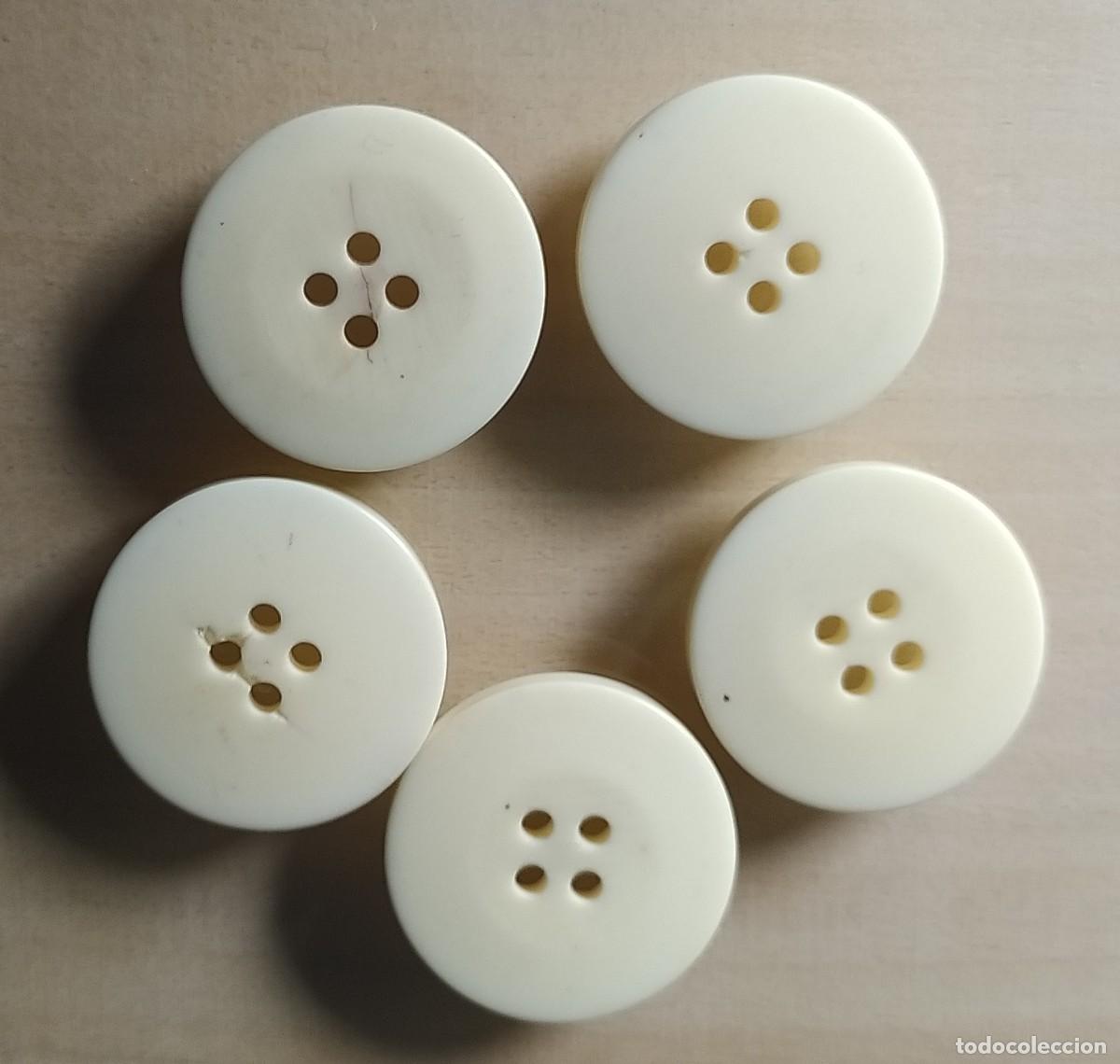 Vintage: 5 botones amarillos vainilla - Foto 4