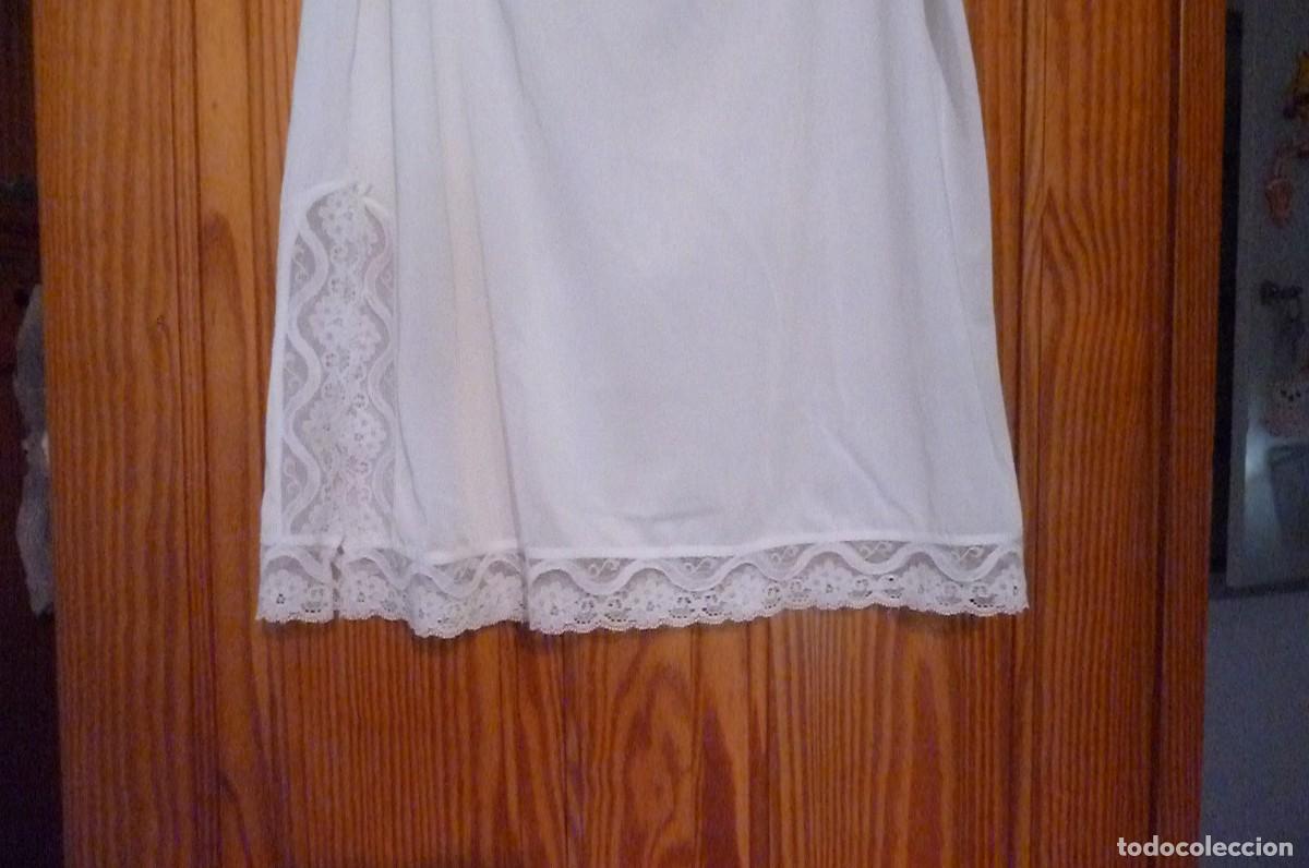 Vintage: Antigua combinaci&oacute;n. Ropa interior, falda - Foto 3