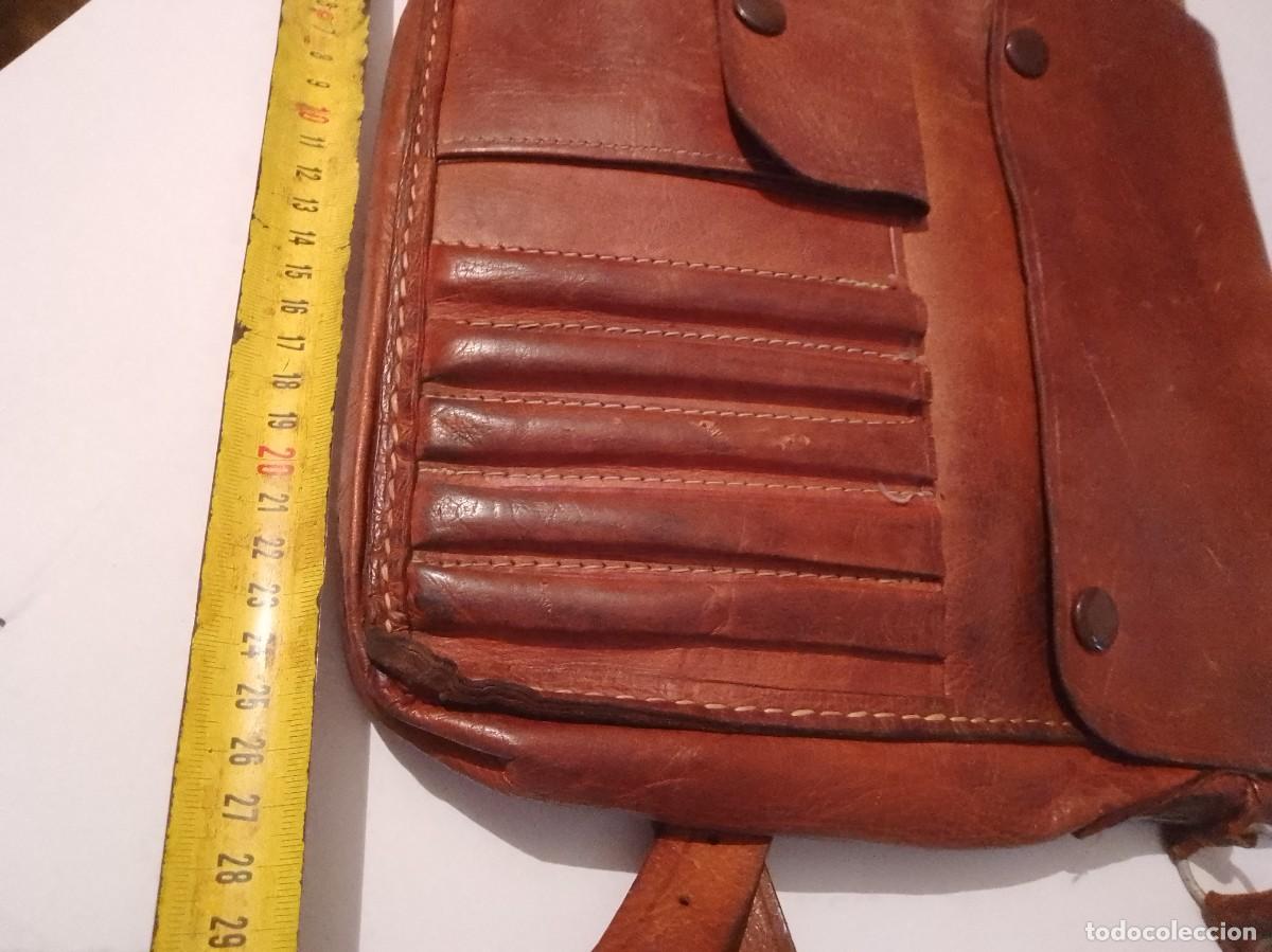 Vintage: Mochila de cuero a&ntilde;os 70 - Foto 2