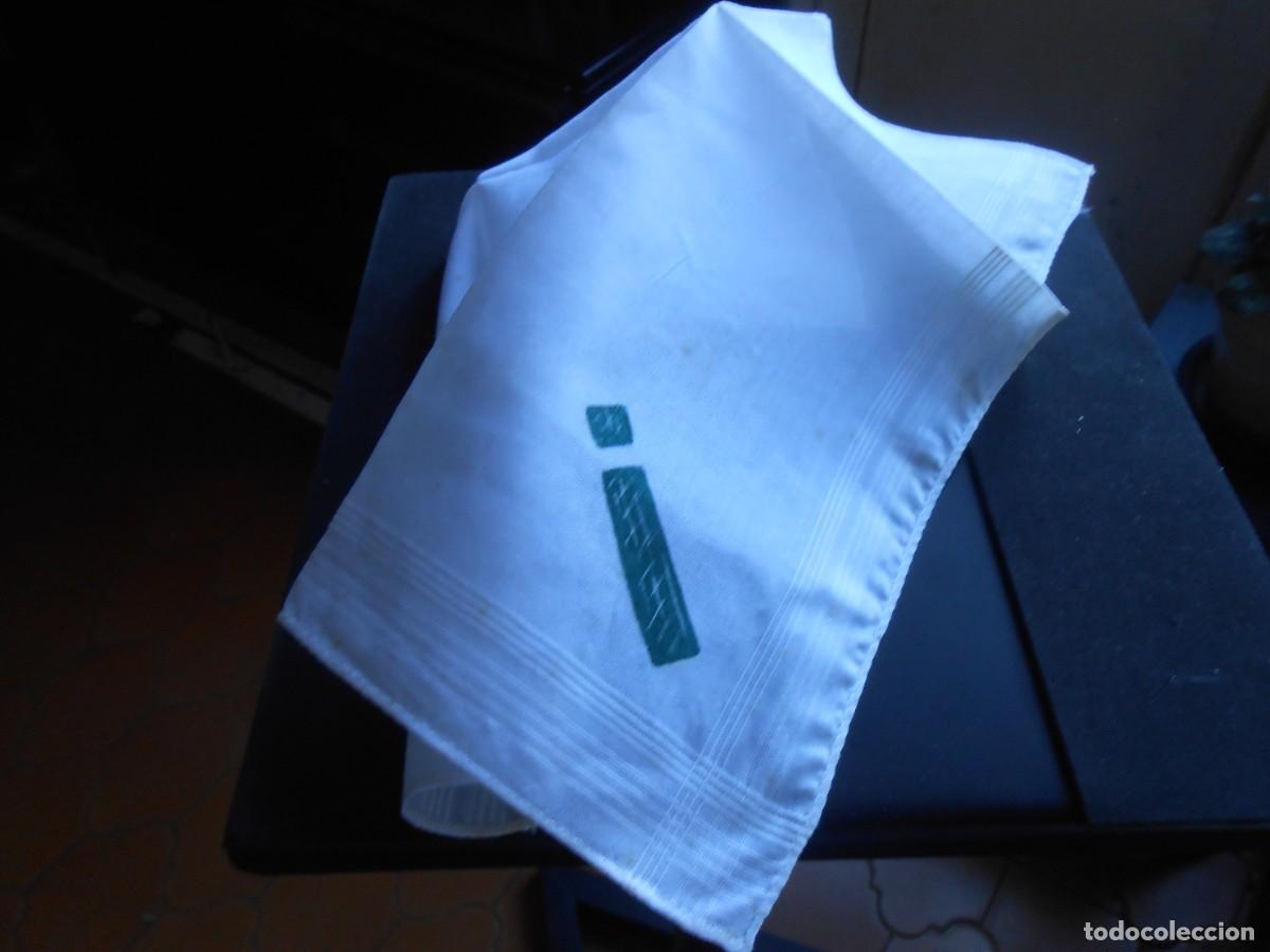 Vintage: Pa&ntilde;uelo de Bolsillo con letra pintada - Foto 1