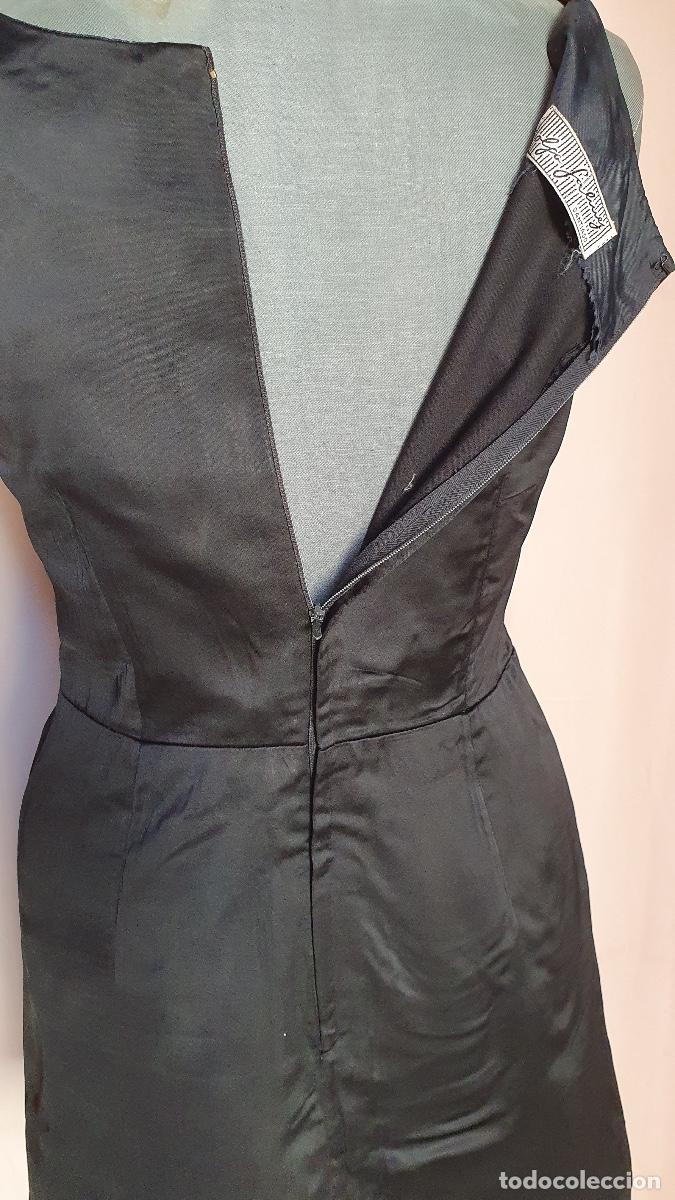 Vintage: Vestido raso negro - Foto 2
