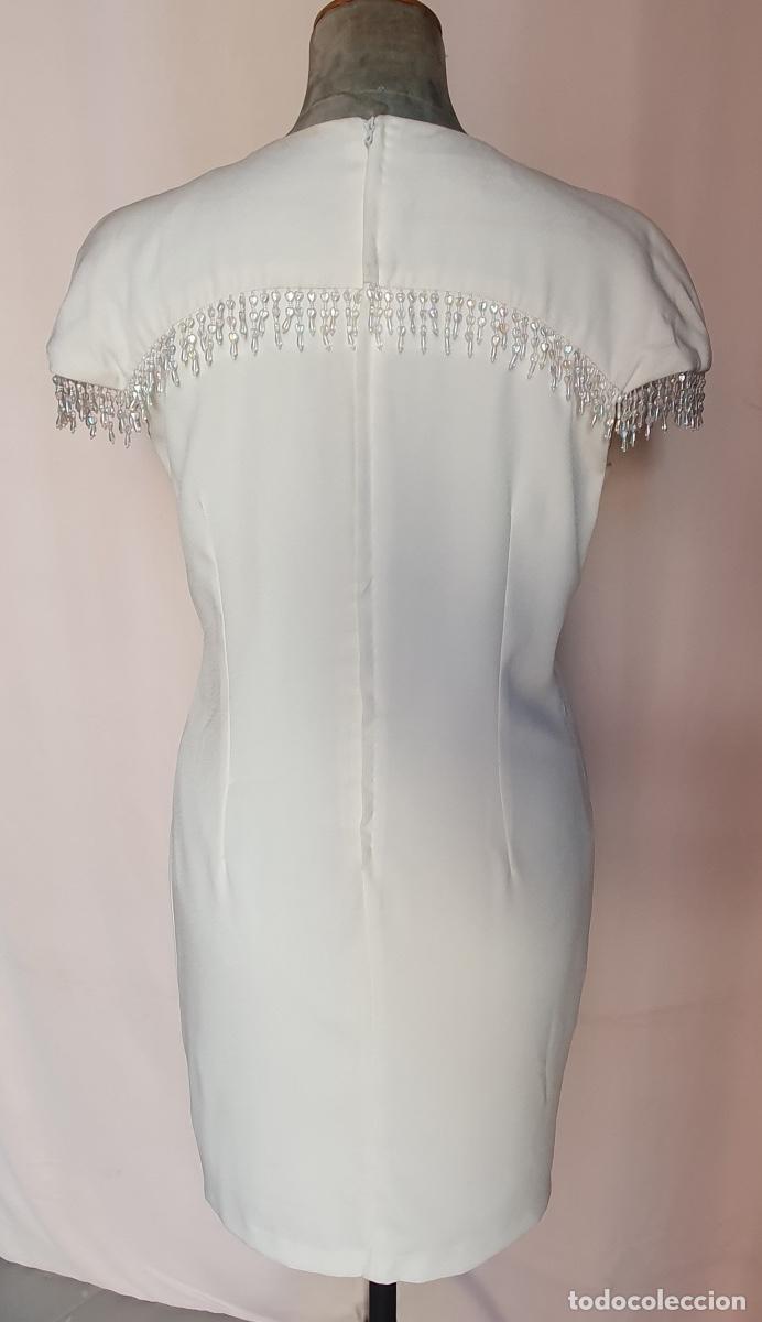 Vintage: Vestido crepe blanco con perlas - Foto 3