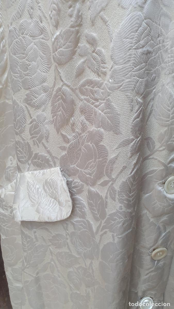 Vintage: Bata en seda brocada blanca - Foto 4