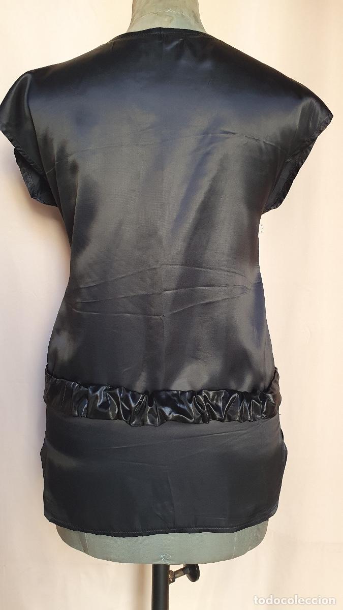 Vintage: Blusa de raso de seda negra con cinturon - Foto 3