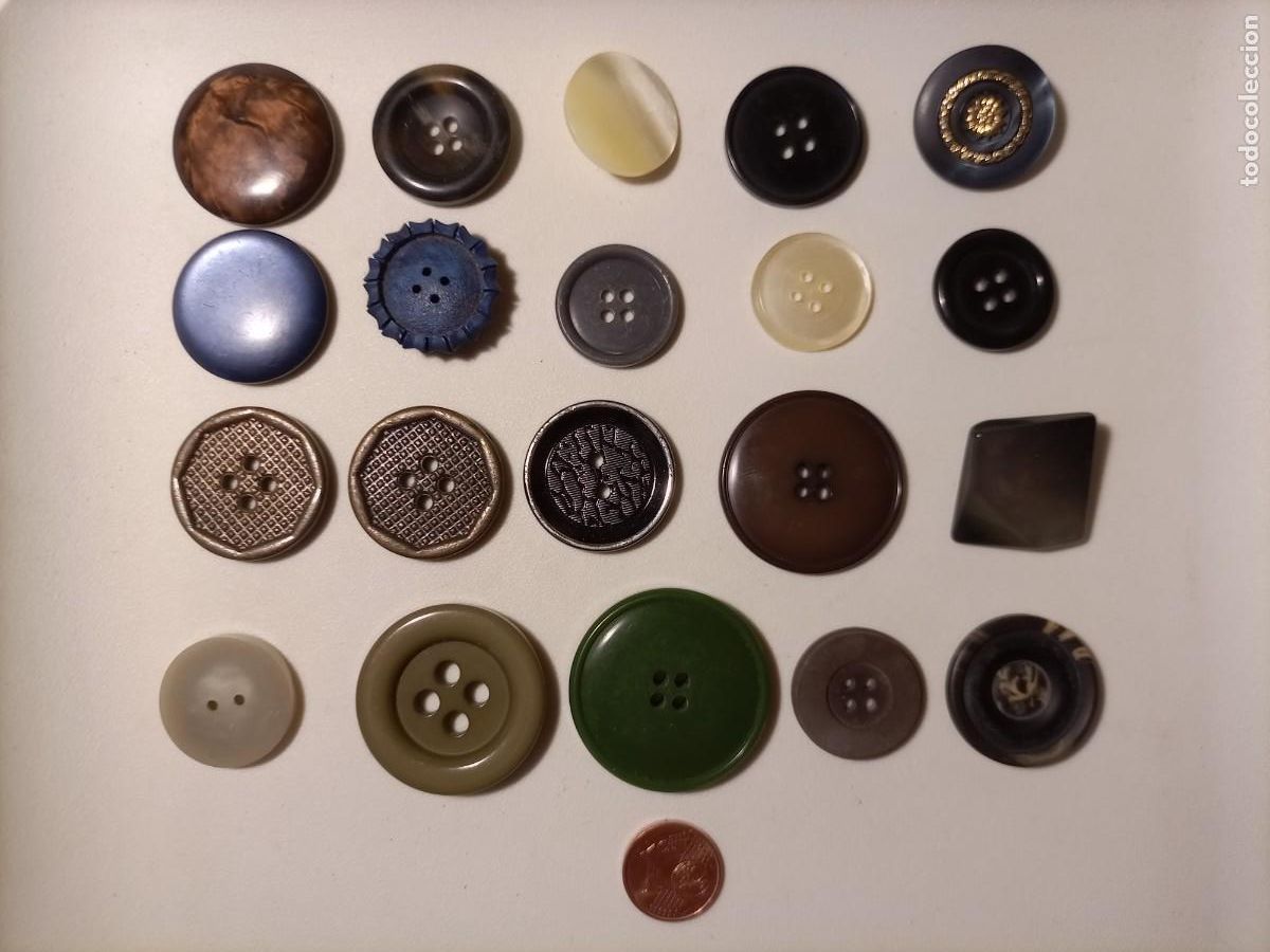 Vintage: Lote de botones oscuros - Foto 1