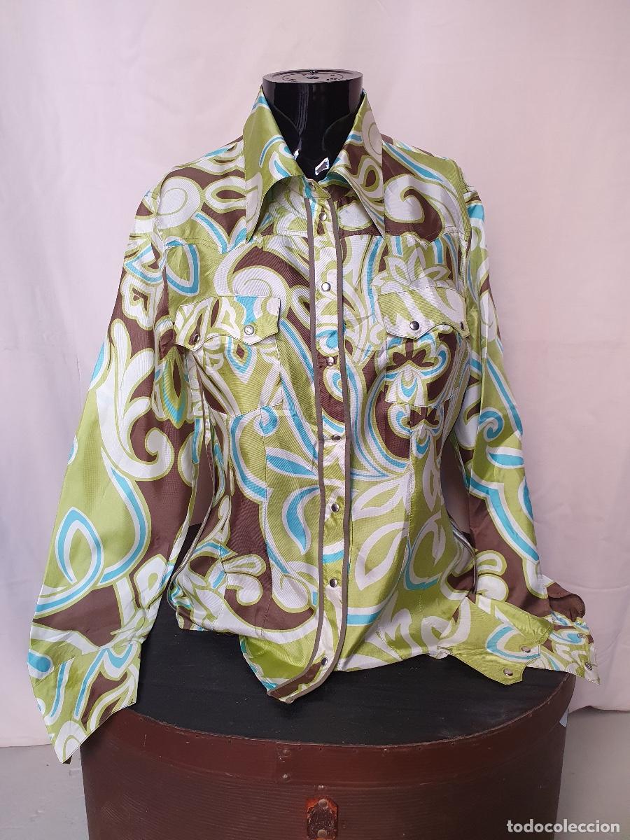 Vintage: Camisa de seda 100% con estampado ochentero verde - Foto 2