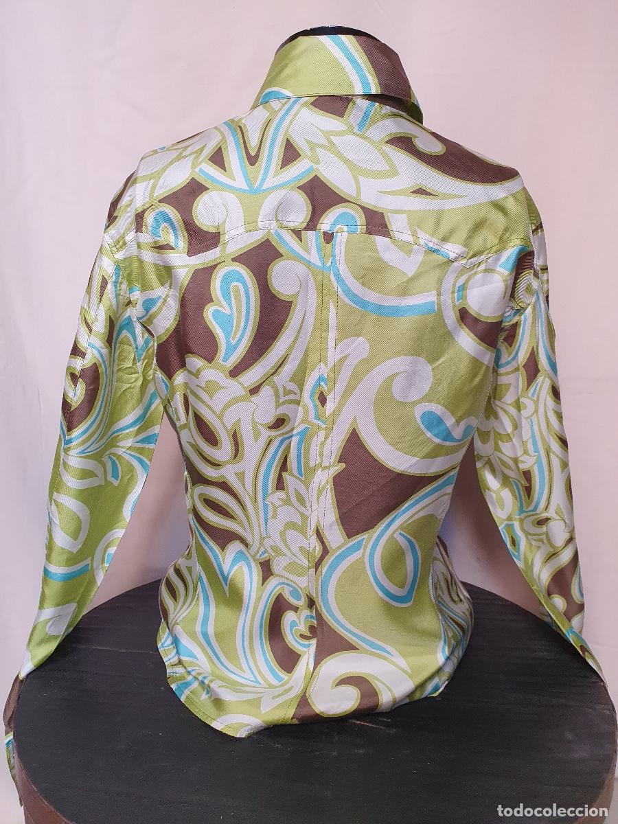 Vintage: Camisa de seda 100% con estampado ochentero verde - Foto 3