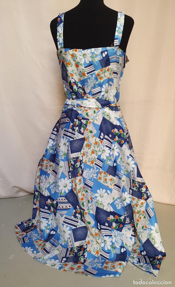 Vintage: Vestido estampado azul con vuelo - Foto 3