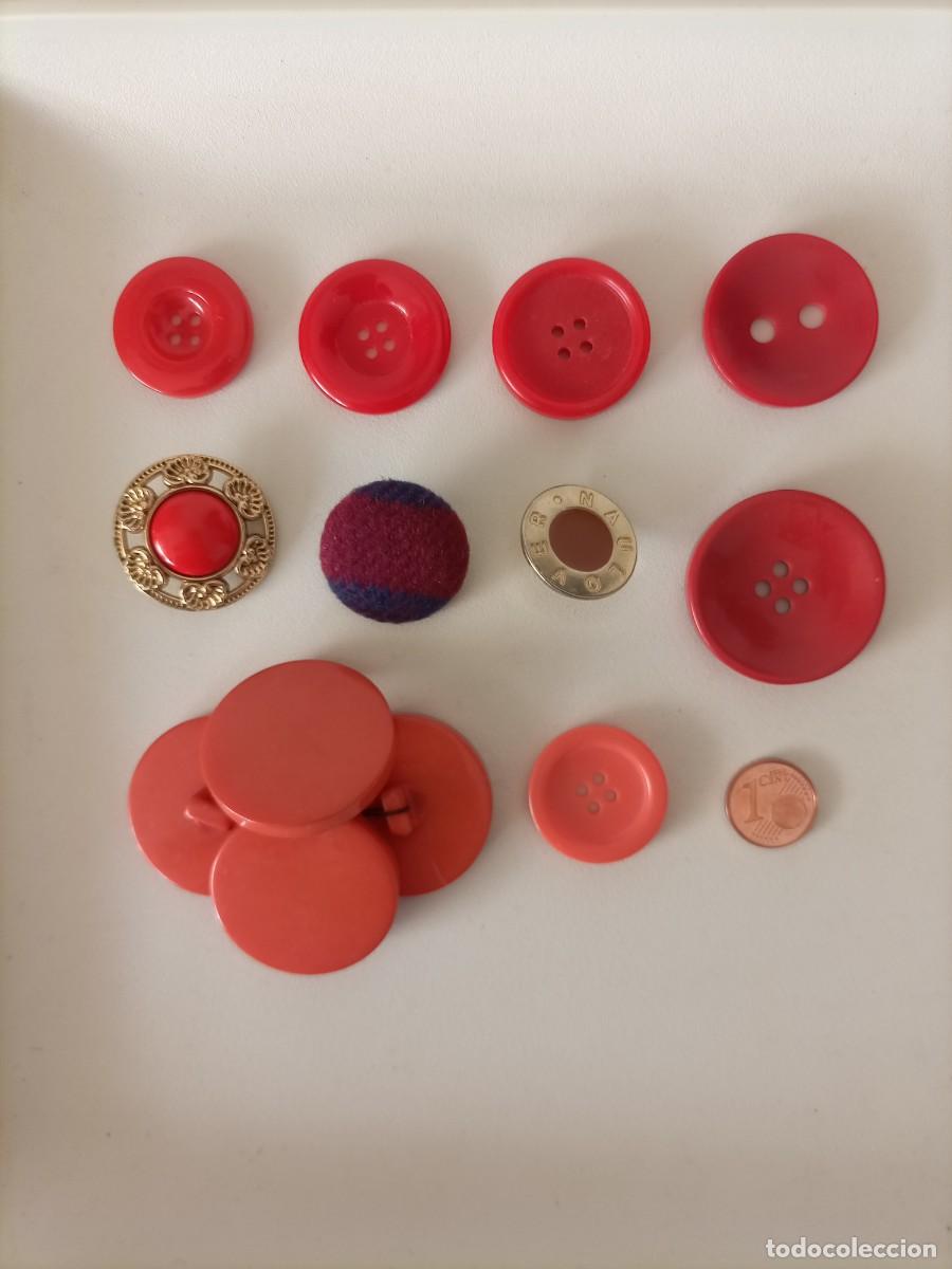 Vintage: Lote de botones tonos rojos y naranjas - Foto 1