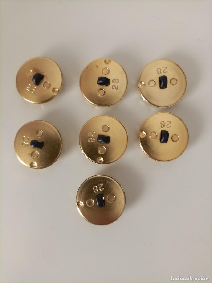 Vintage: 7 botones de pl&aacute;stico dorado y azul - Foto 2