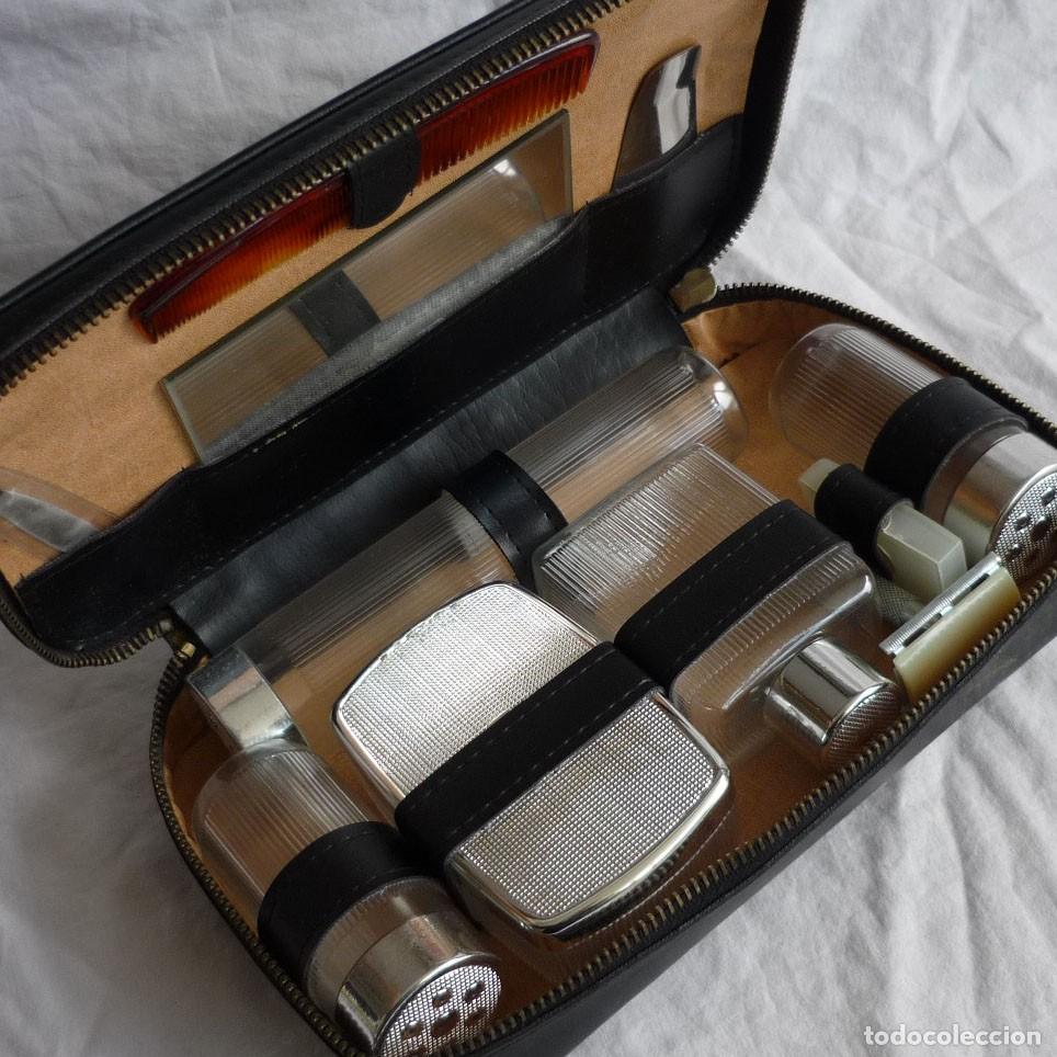 Vintage: Neceser de viaje completo, recipientes de pl&aacute;stico - Foto 1