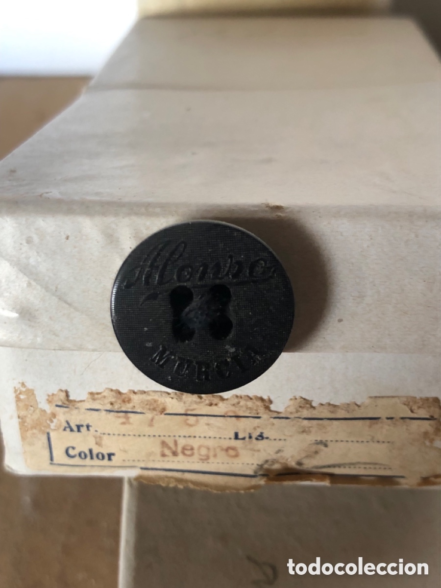 Vintage: 5 CAJAS CON 12 DOCENAS DE BOTONES ANTIGUOS - Foto 3