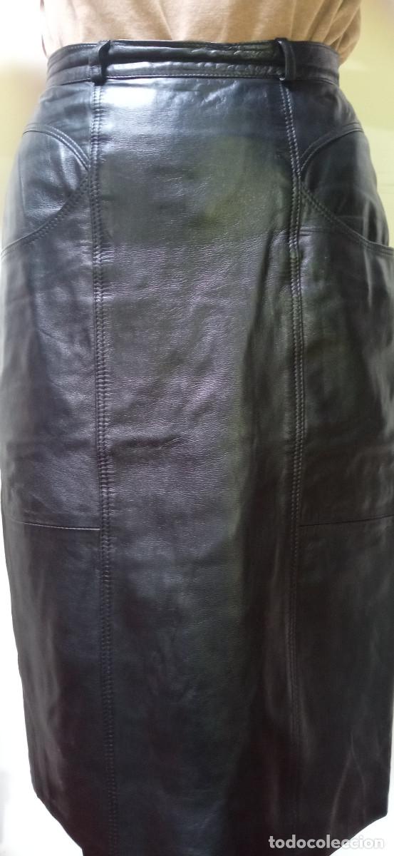 Vintage: Falda Cuero Negra. Talla 38 - Foto 1