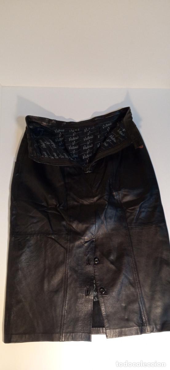 Vintage: Falda Cuero Negra. Talla 38 - Foto 10