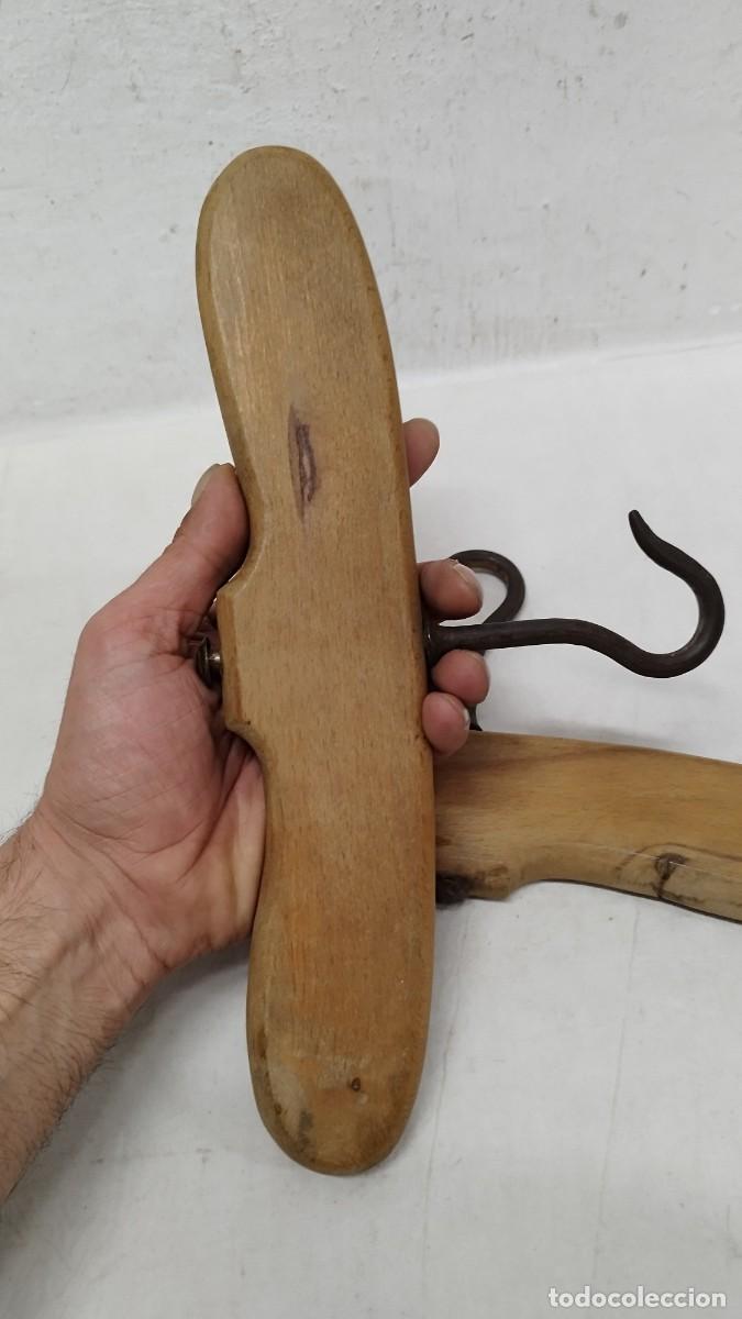 Vintage: 3 Antiguas perchas de madera - Foto 4