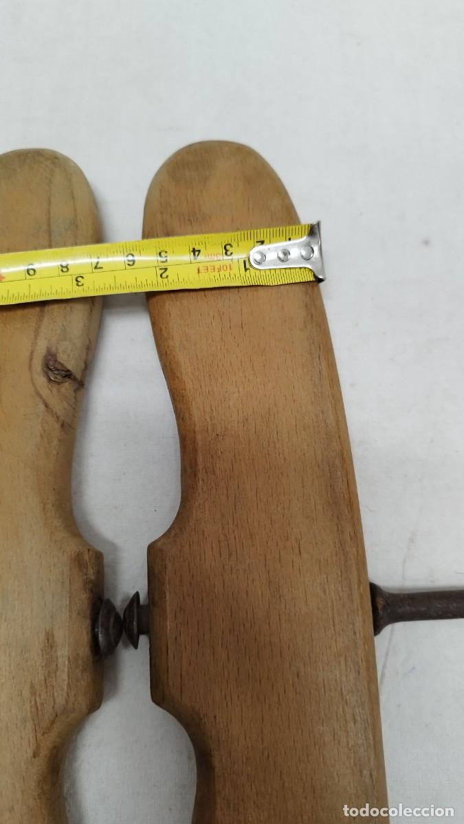 Vintage: 3 Antiguas perchas de madera - Foto 8