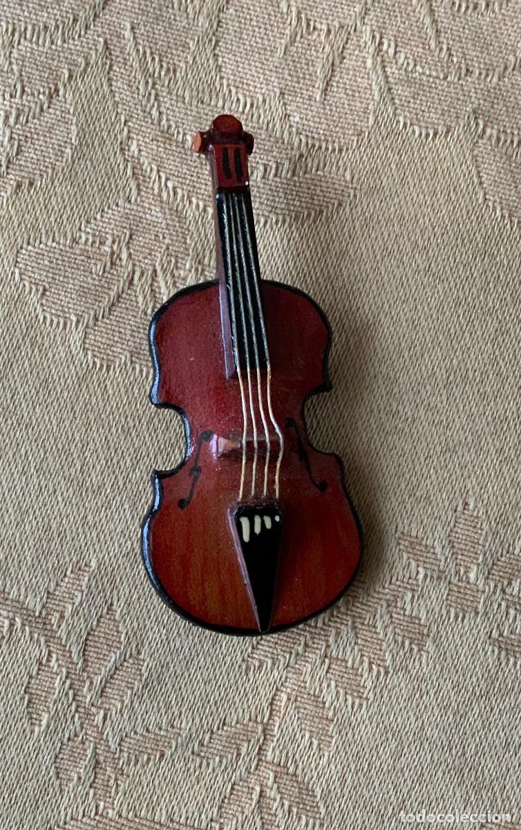 Vintage: BROCHE VIOL&Iacute;N DE MADERA HECHO A MANO - Foto 1