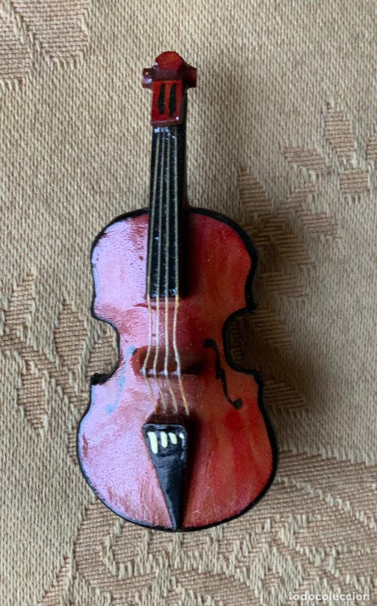 Vintage: BROCHE VIOL&Iacute;N DE MADERA HECHO A MANO - Foto 2