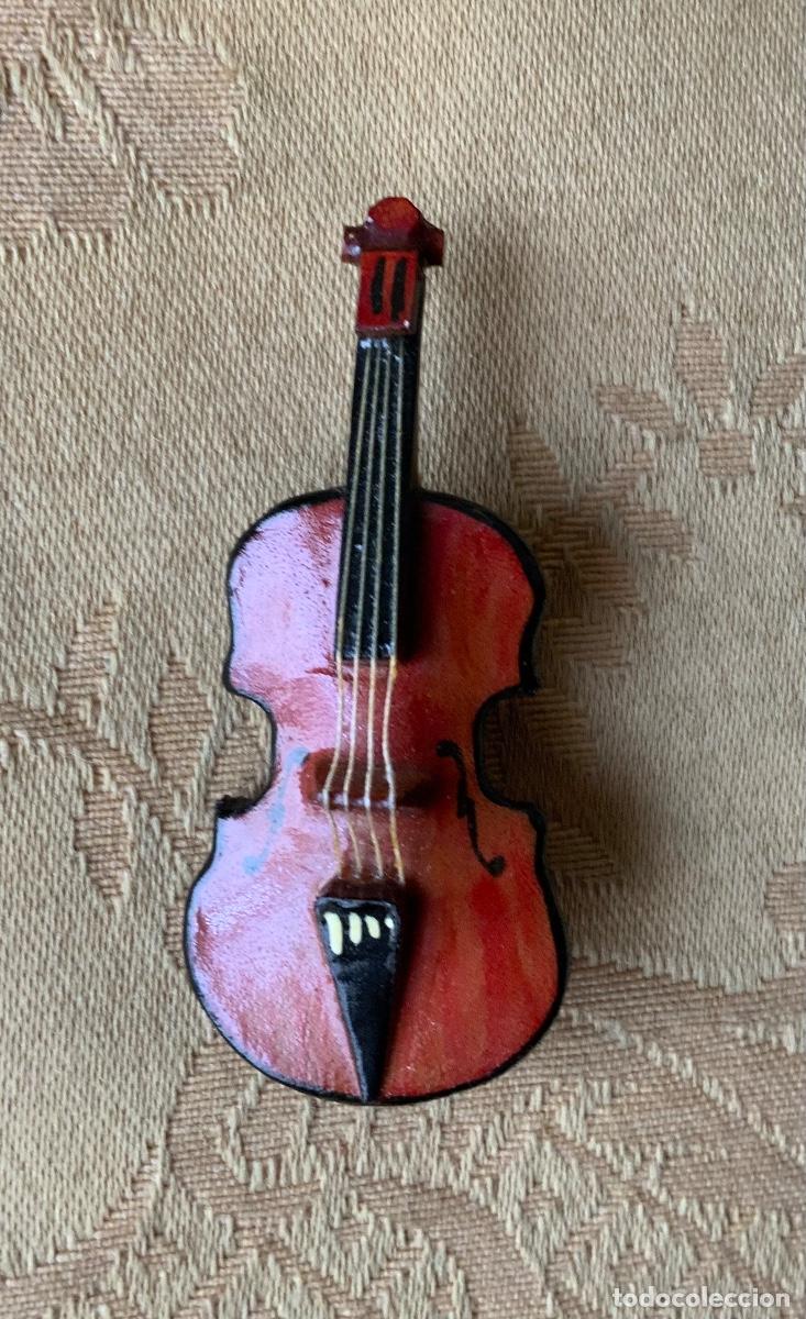 Vintage: BROCHE VIOL&Iacute;N DE MADERA HECHO A MANO - Foto 3