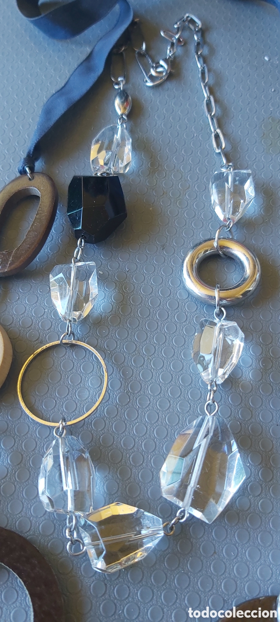 Vintage: Dos collares de madera y cristal - Foto 2