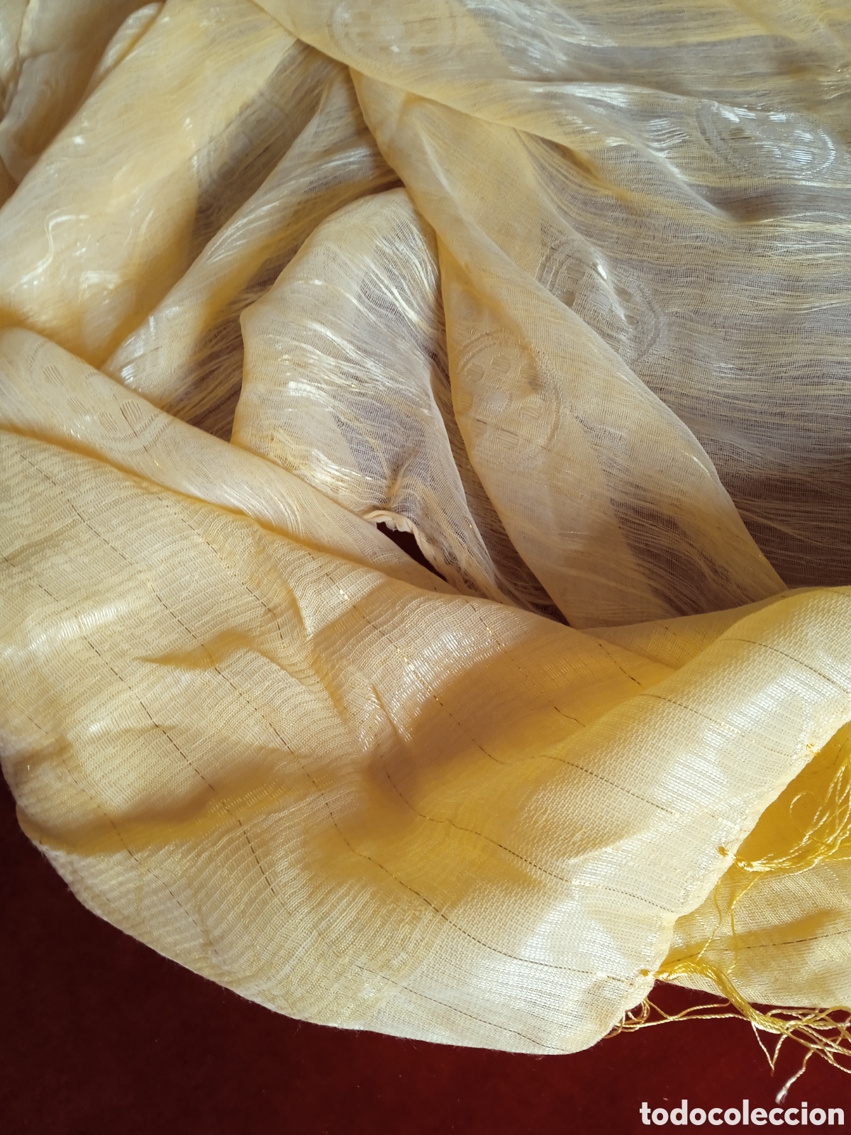 Vintage: Fular amarillo, terminado en flecos. - Foto 6