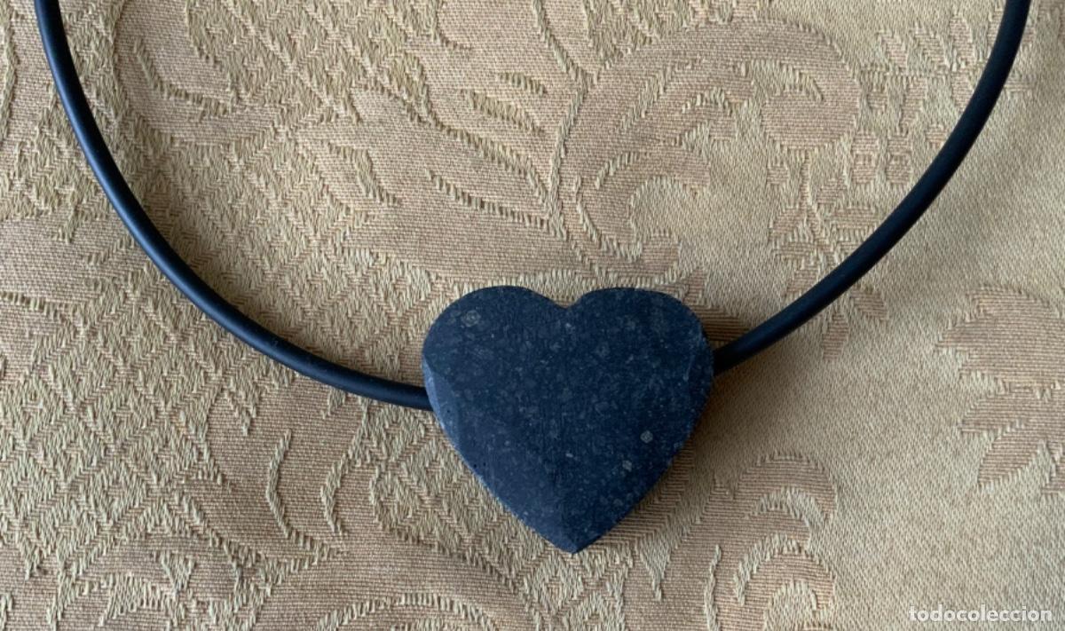 Vintage: COLLAR DE CAUCHO CON CORAZ&Oacute;N DE LAVA DE TIMANFAYA - Foto 7