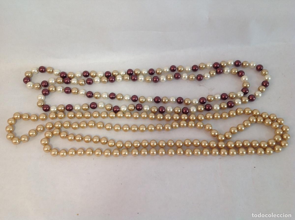 Vintage: Dos collares de perlas artificiales marrones, doradas y crema. - Foto 1
