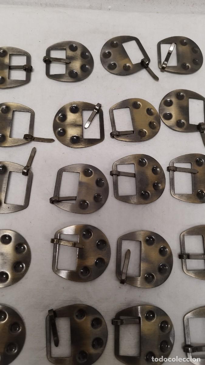 Vintage: Lote de 20 antiguas hebillas de cintur&oacute;n - Foto 3