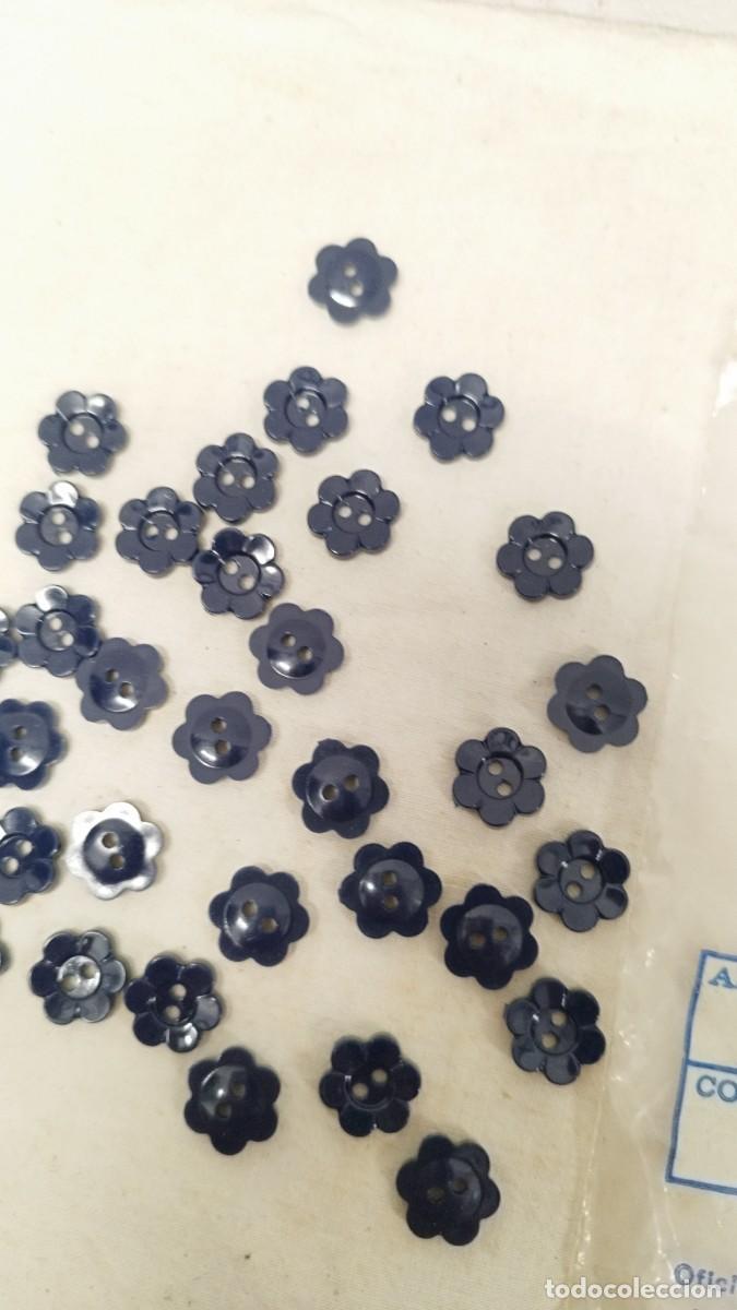 Vintage: Lote de antiguos botones en forma de flor - Foto 2