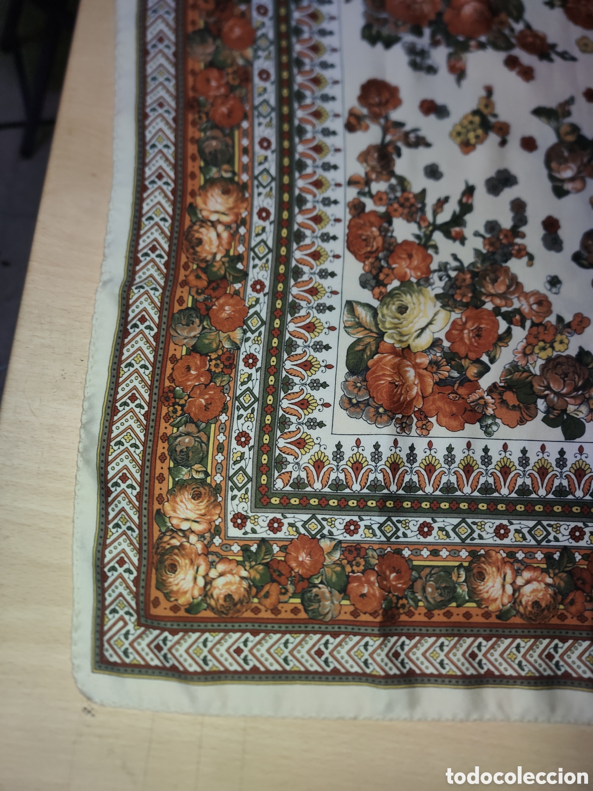 Vintage: Antiguo panuelo de rosas - Foto 3