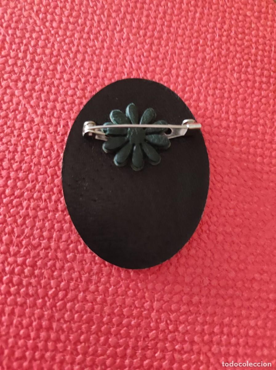 Vintage: BROCHE OVALADO DE CUERO DE LAS MENINAS - Foto 2
