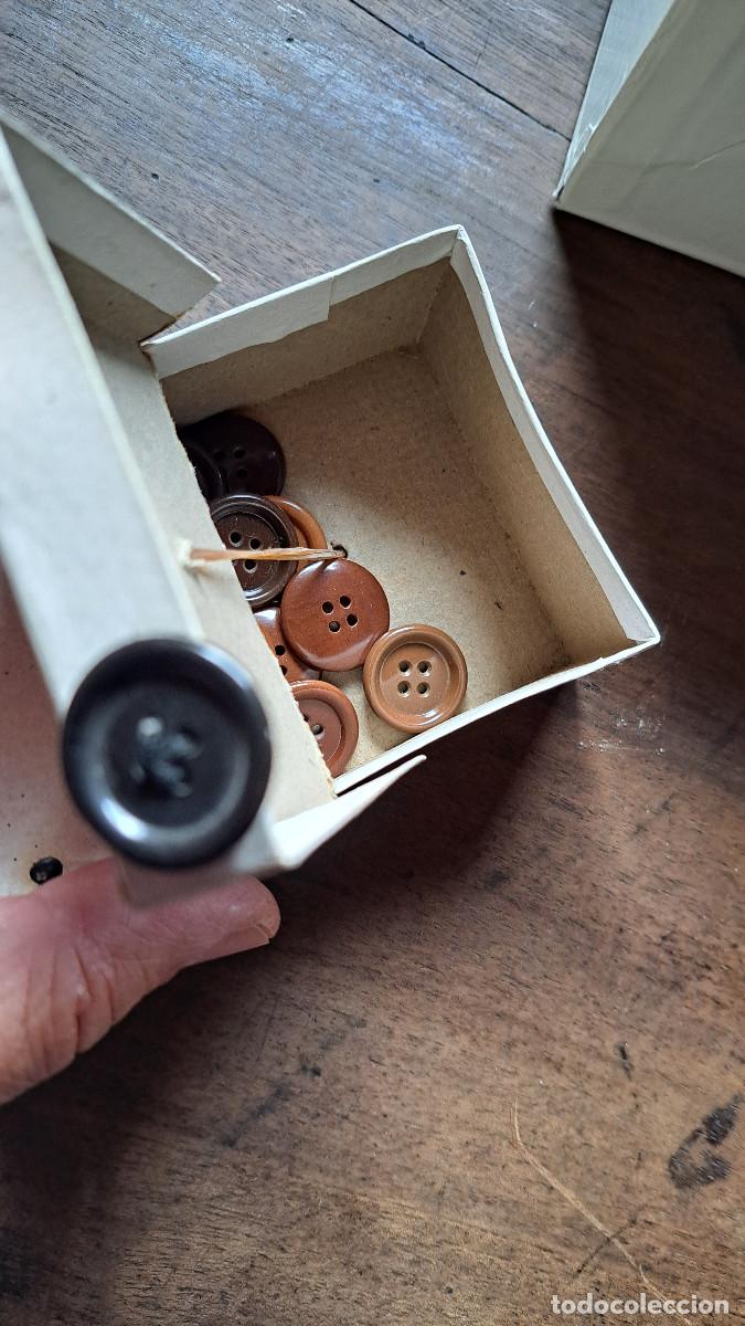Vintage: BOTONES VARIADOS. DE DISTINTAS &Eacute;POCAS. CAJAS ANTIGUAS. - Foto 5