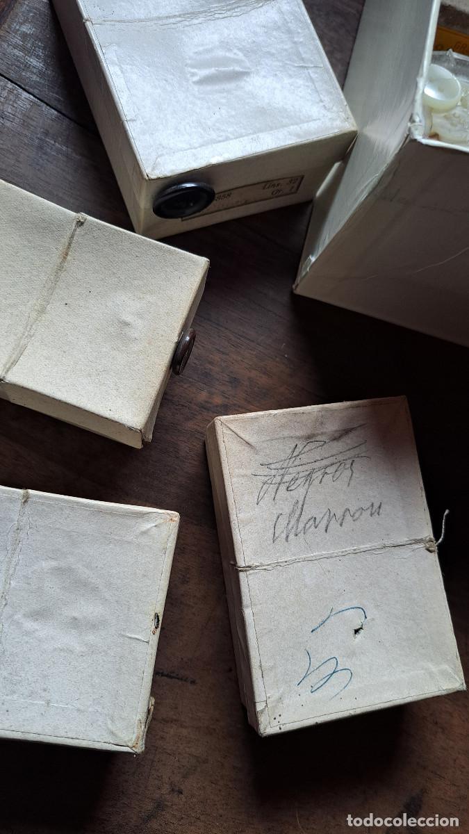 Vintage: BOTONES VARIADOS. DE DISTINTAS &Eacute;POCAS. CAJAS ANTIGUAS. - Foto 6