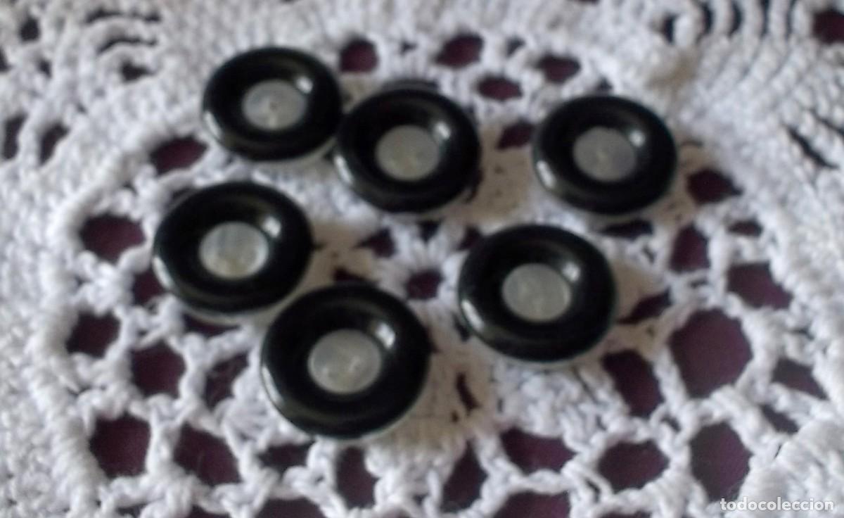 Vintage: 6 BOTONES CON BORDES EN NEGRO-A&Ntilde;OS 60 - Foto 4