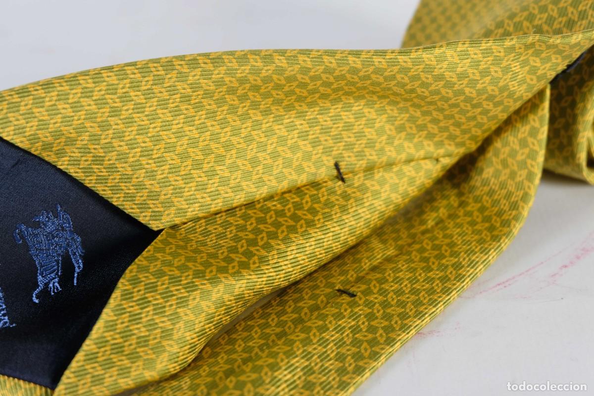 Vintage: Corbata Burberrys 100% seda con estampado de rombos - Foto 5
