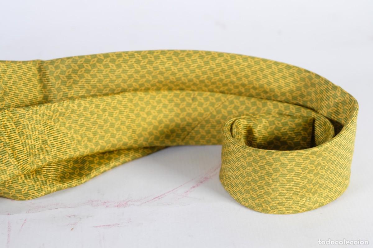 Vintage: Corbata Burberrys 100% seda con estampado de rombos - Foto 7