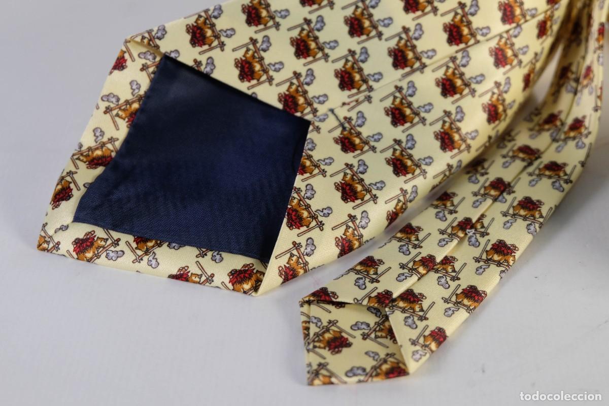 Vintage: Corbata Crava Setta de seda con estampado de cochinillo a la brasa - Foto 4