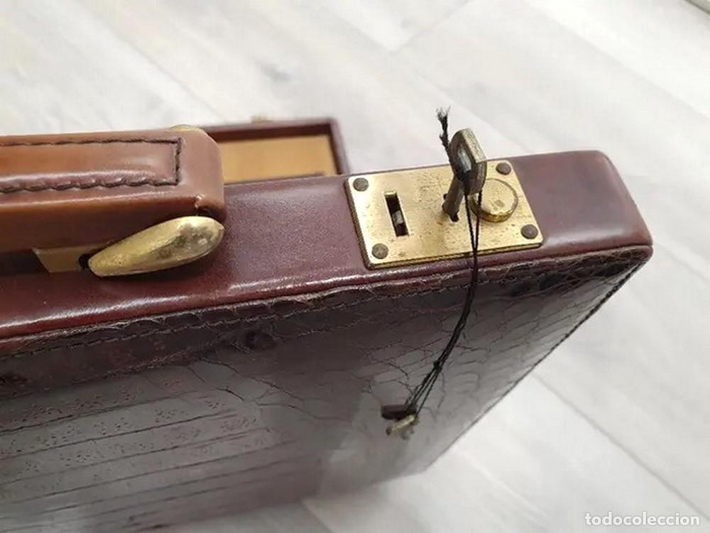 Vintage: MALET&Iacute;N PORTADOCUMENTOS EN GENUINA PIEL DE COCODRILO - Foto 8