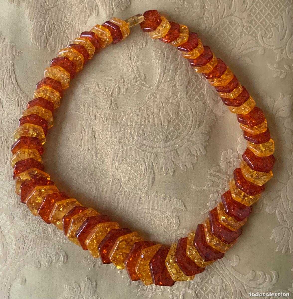 Vintage: COLLAR VINTAGE A&Ntilde;O 70 DE LUCITE CIERRE A ROSCA - Foto 2