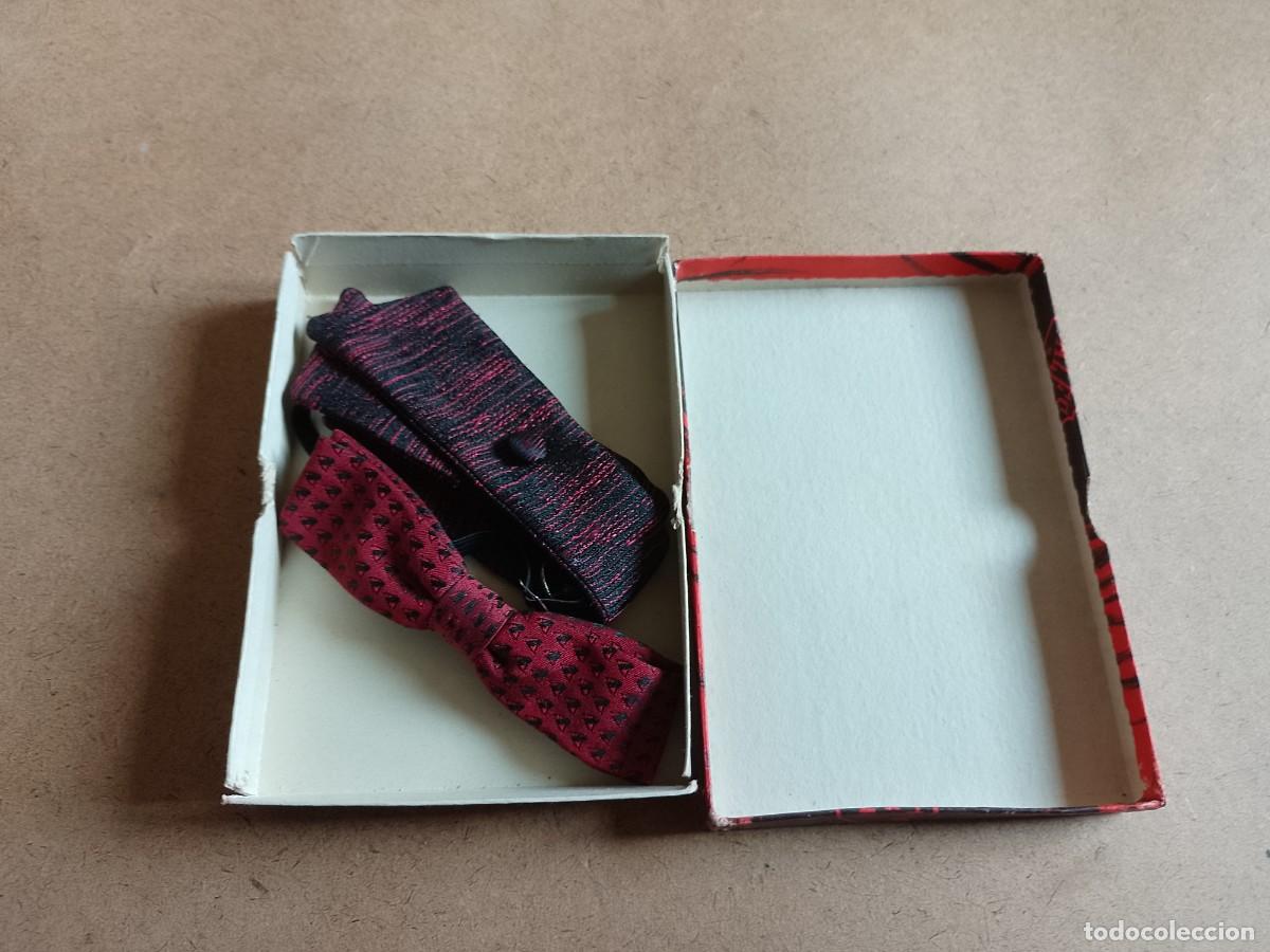 Vintage: Pareja de pajaritas en caja - Foto 1