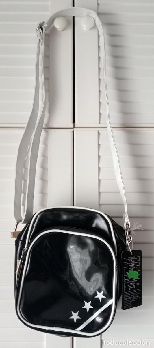 Vintage: BOLSO NEGRO CON ESTRELLAS