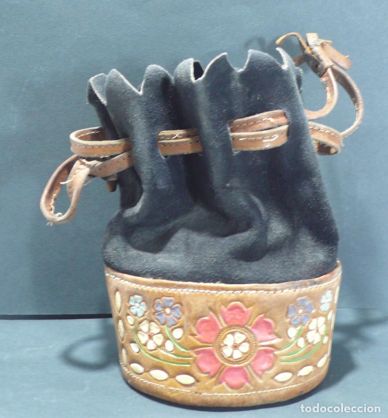 Vintage: PEQUE&Ntilde;O BOLSO EN CUERO - Foto 1