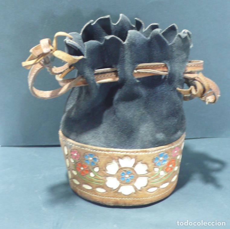 Vintage: PEQUE&Ntilde;O BOLSO EN CUERO - Foto 2