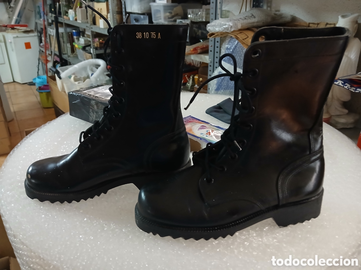 Vintage: BOTAS NEGRAS ESTILO MILITAR TALLA 38 - Foto 1