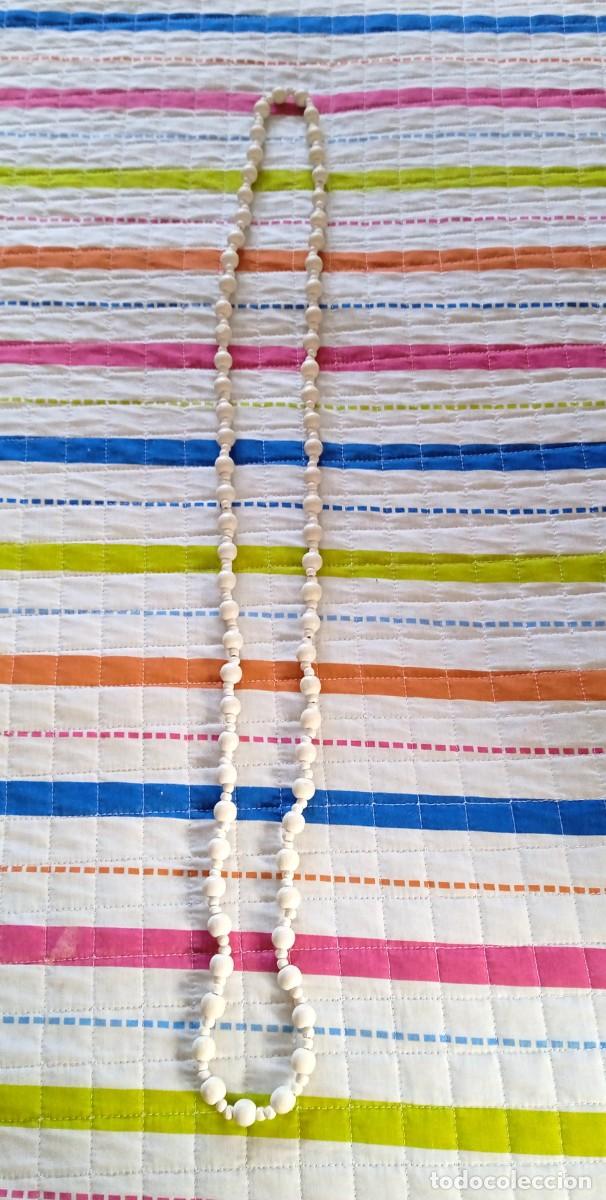 Vintage: COLLAR BLANCO COMO DE MADERA-A&Ntilde;OS 80 - Foto 2