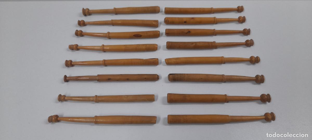 Vintage: BOLILLOS ANTIGUOS EN MADERA - Foto 2
